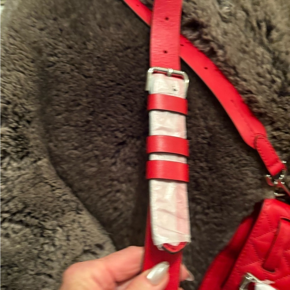 Micheal Kors Red Quilted Shoulder Bag - Picture 4 of 12